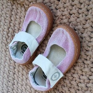 Livie & Luca pink Mary Janes Size 6 Pink Canvas